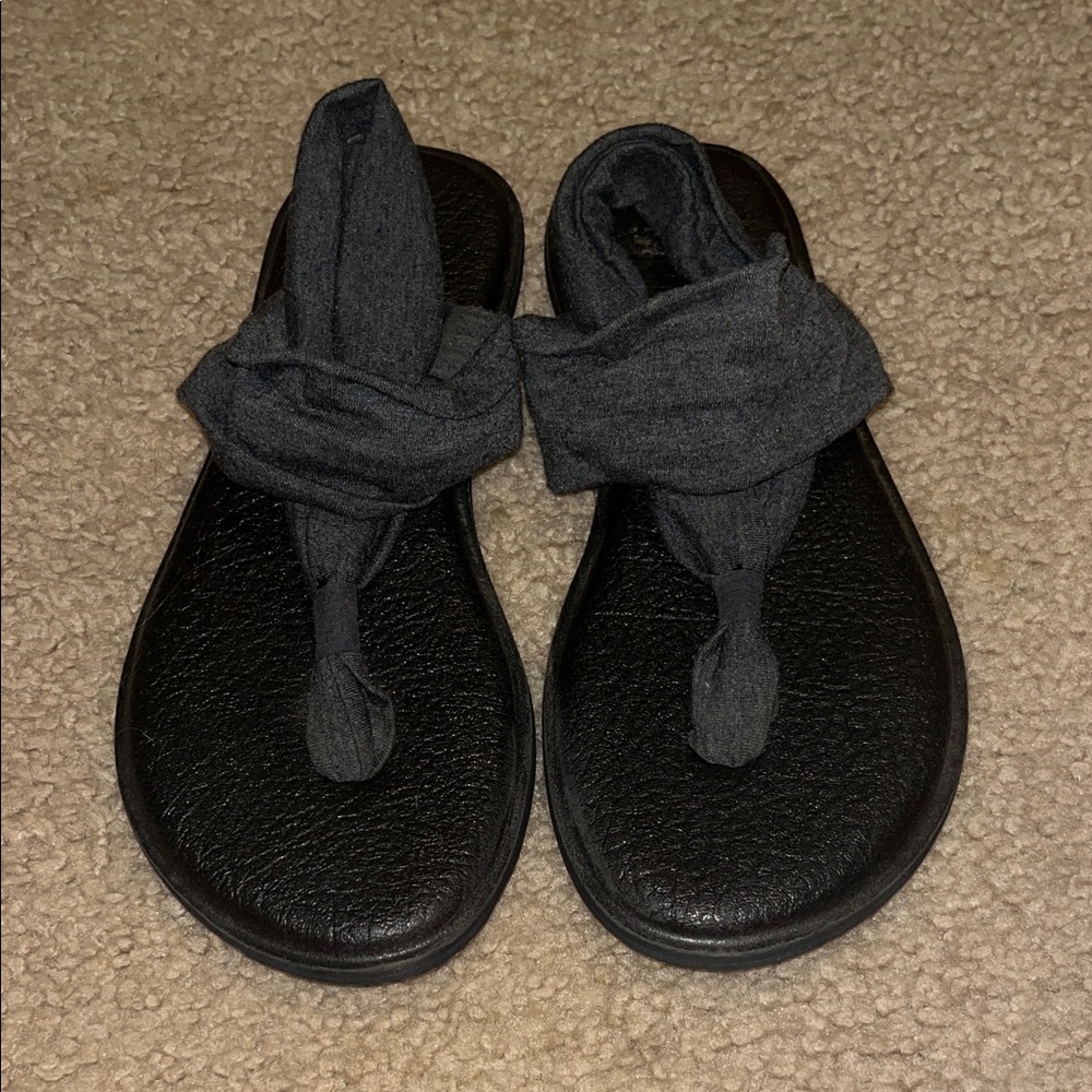 Black Sandals with Knotted Straps